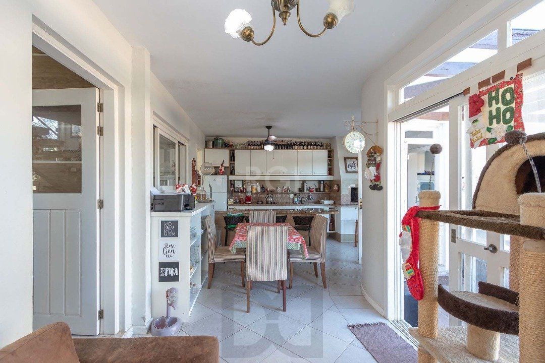 Casa para Venda com 4 dormitórios no bairro Hípica — foto 13