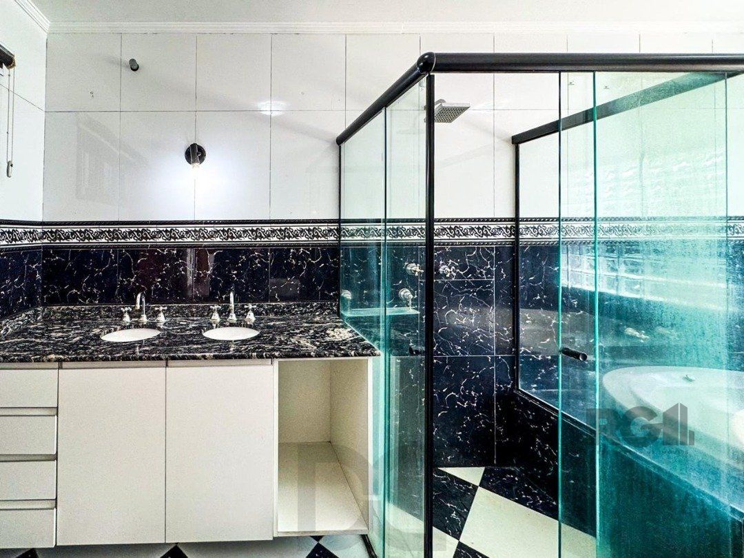 Com 4 suítes espaçosas, incluindo uma master com closet, — foto 57
