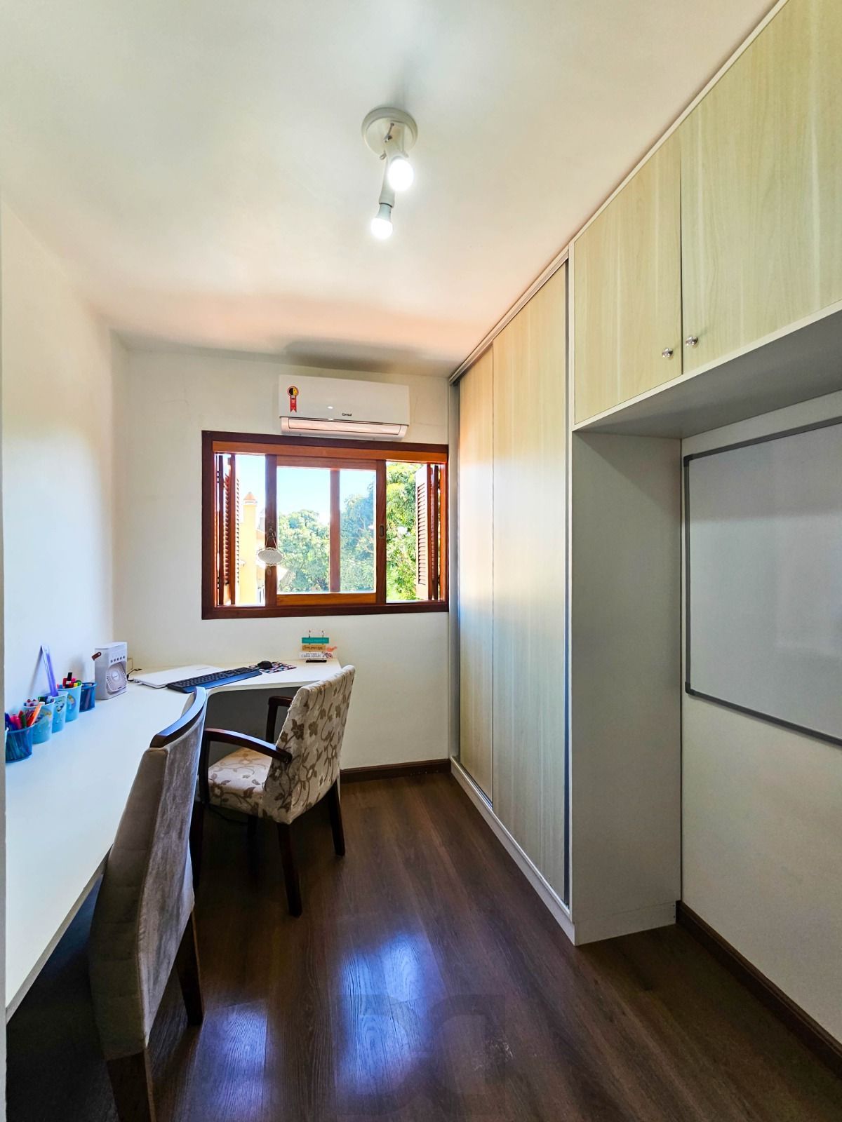 Casa 3 dormitórios I Suíte I Lareira - Bairro Tristeza — foto 48