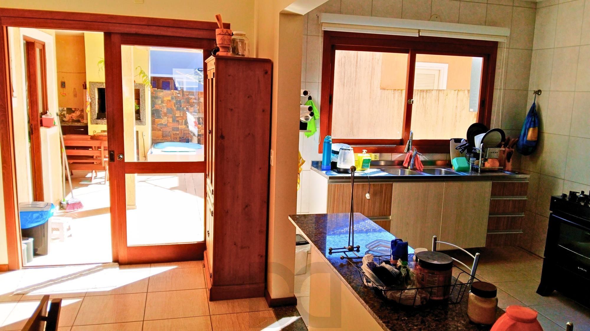 Casa aconchegante com 3 dormitórios, piscina e lareira — foto 2