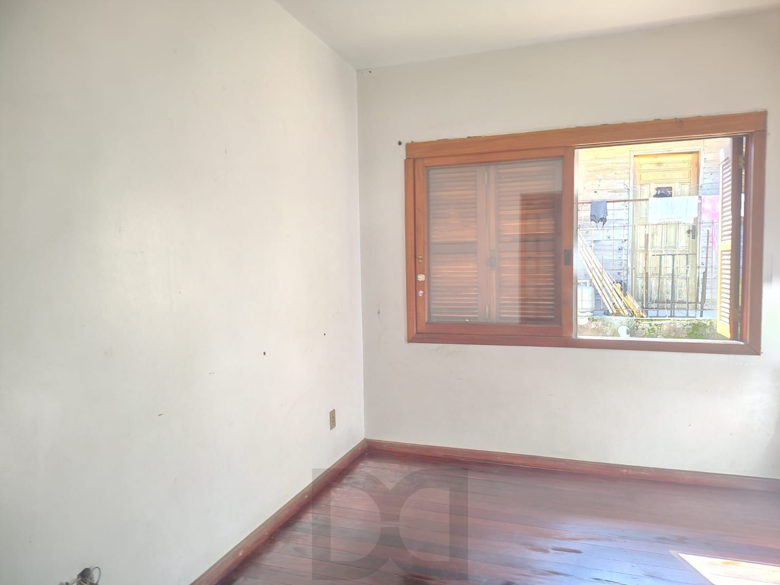 Casa de 4 dormitórios, 1 suíte e 4 vagas de garagem no bairro Cavalhada. — foto 19
