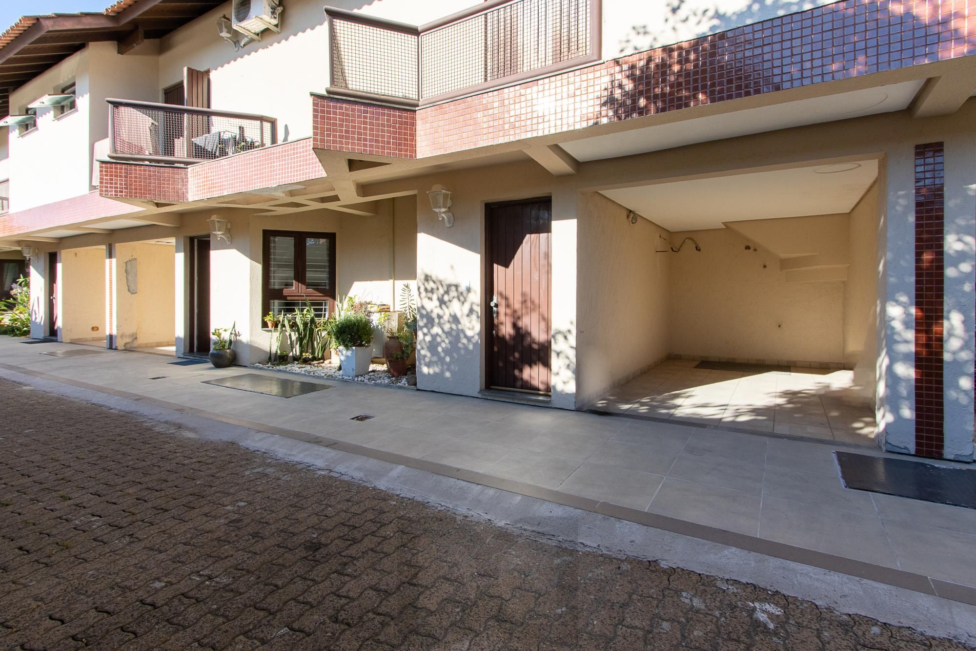 Casa em condomínio, com 3 dormitórios, — foto 2