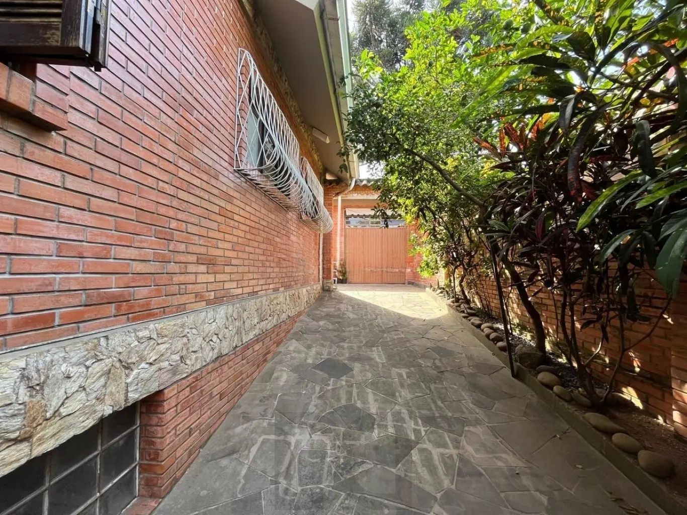 Casa com 4 quartos e 2 lareiras no bairro Belém Velho — foto 4