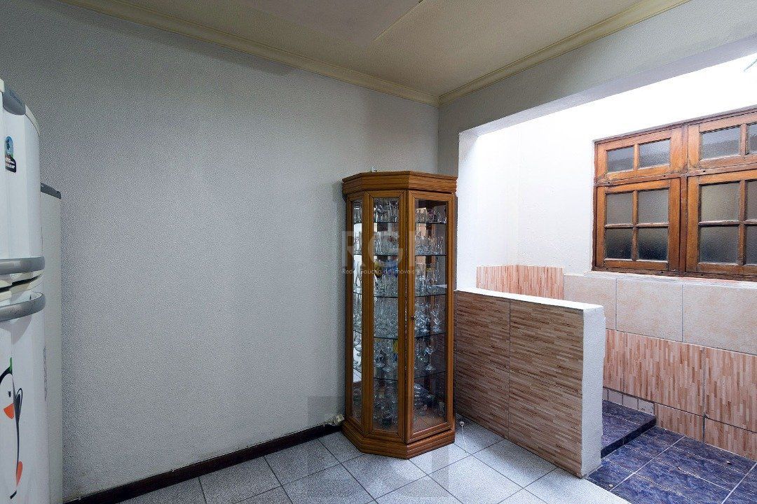 Casa para Venda - 320m², 5 dormitórios, sendo 2 suites, 3 vagas - Tristeza — foto 47
