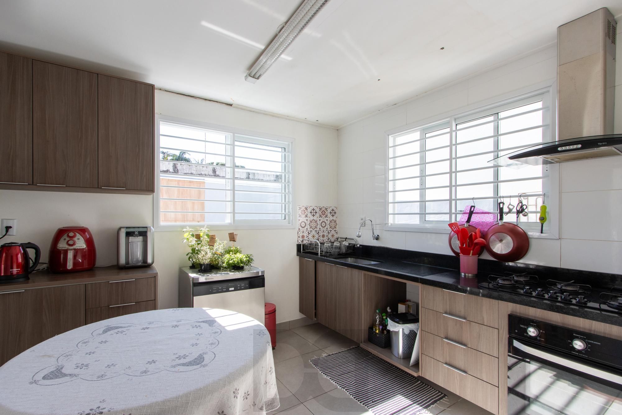 Casa 3 Dormitórios no Bairro Tristeza com 2 Vagas de Garagem — foto 17