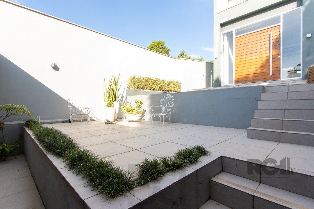 Espetacular 2 Casa Residencial de 5 Quartos e Piscina em Porto Alegre — foto 4