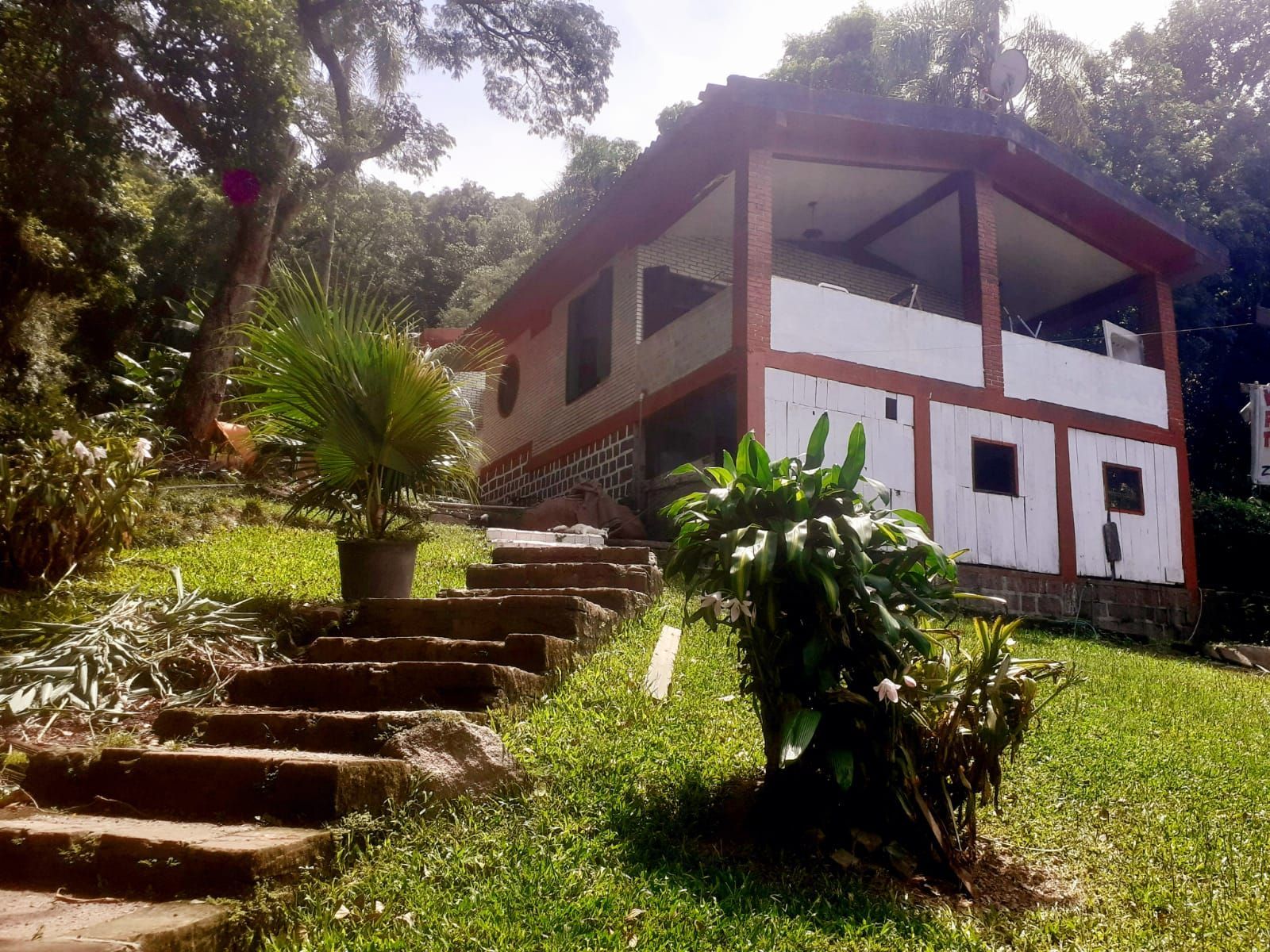 Sítio para Venda - 240m², 3 dormitórios, sendo 2 suites, 6 vagas - Ponta Grossa — foto 1