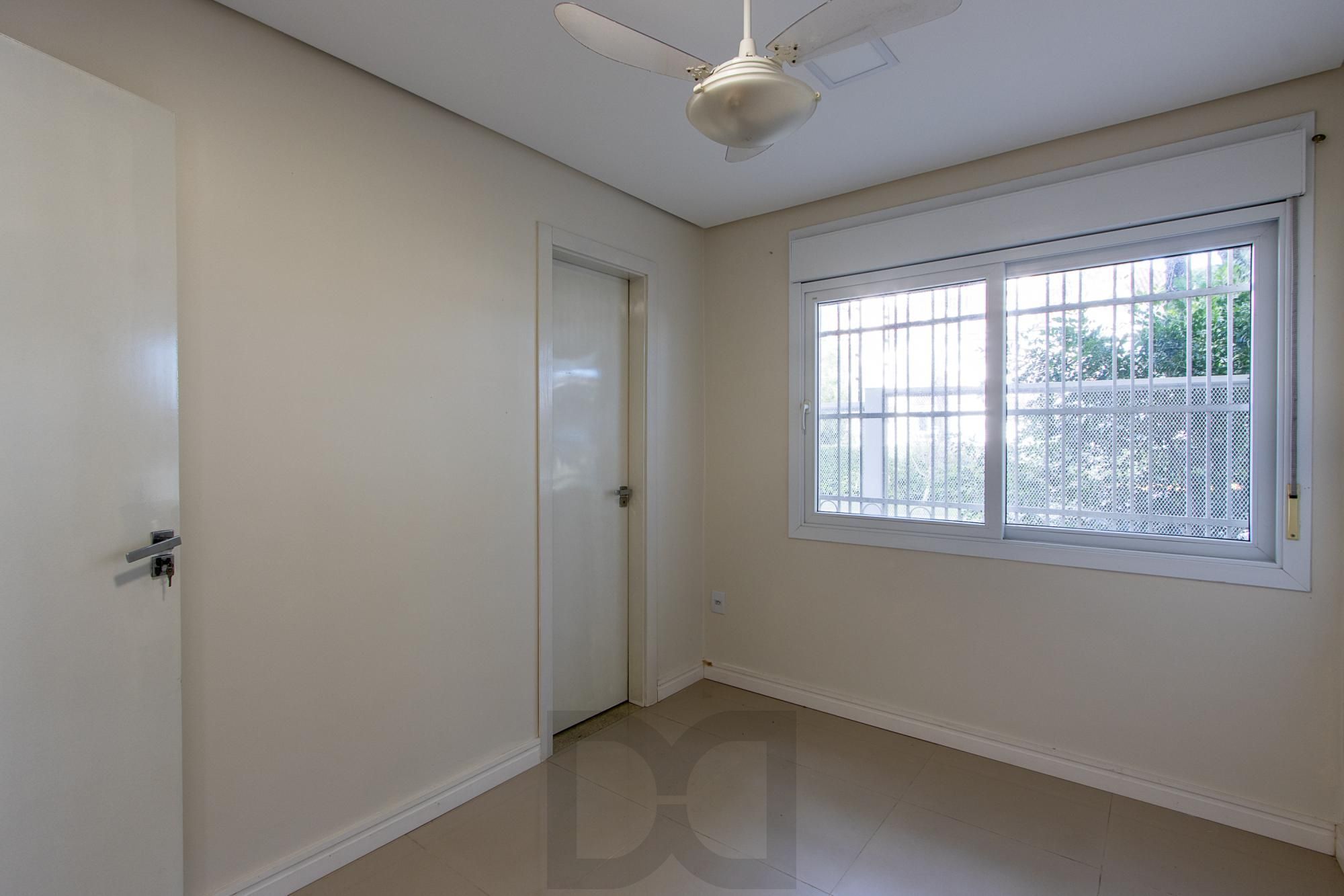 Casa de esquina à venda na Av. Copacabana | 3 dormitórios | 3 vagas | — foto 5