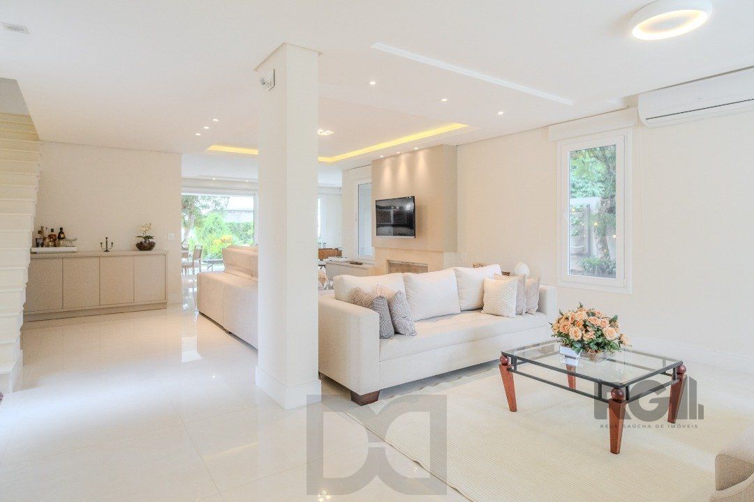 Casa semimobiliada e possui 3 suítes (sendo 1 delas master com closet e hidro) — foto 6