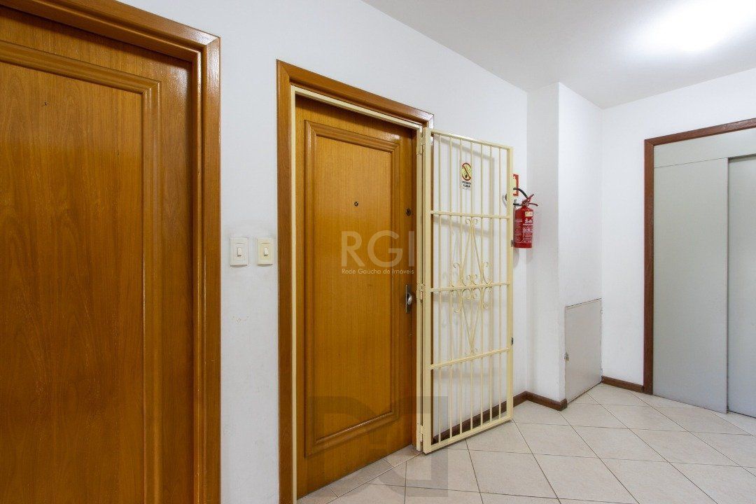 APARTAMENTO DE 3 DORMITÓRIOS EM CONDOMÍNIO FECHADO NA CAVALHADA — foto 23