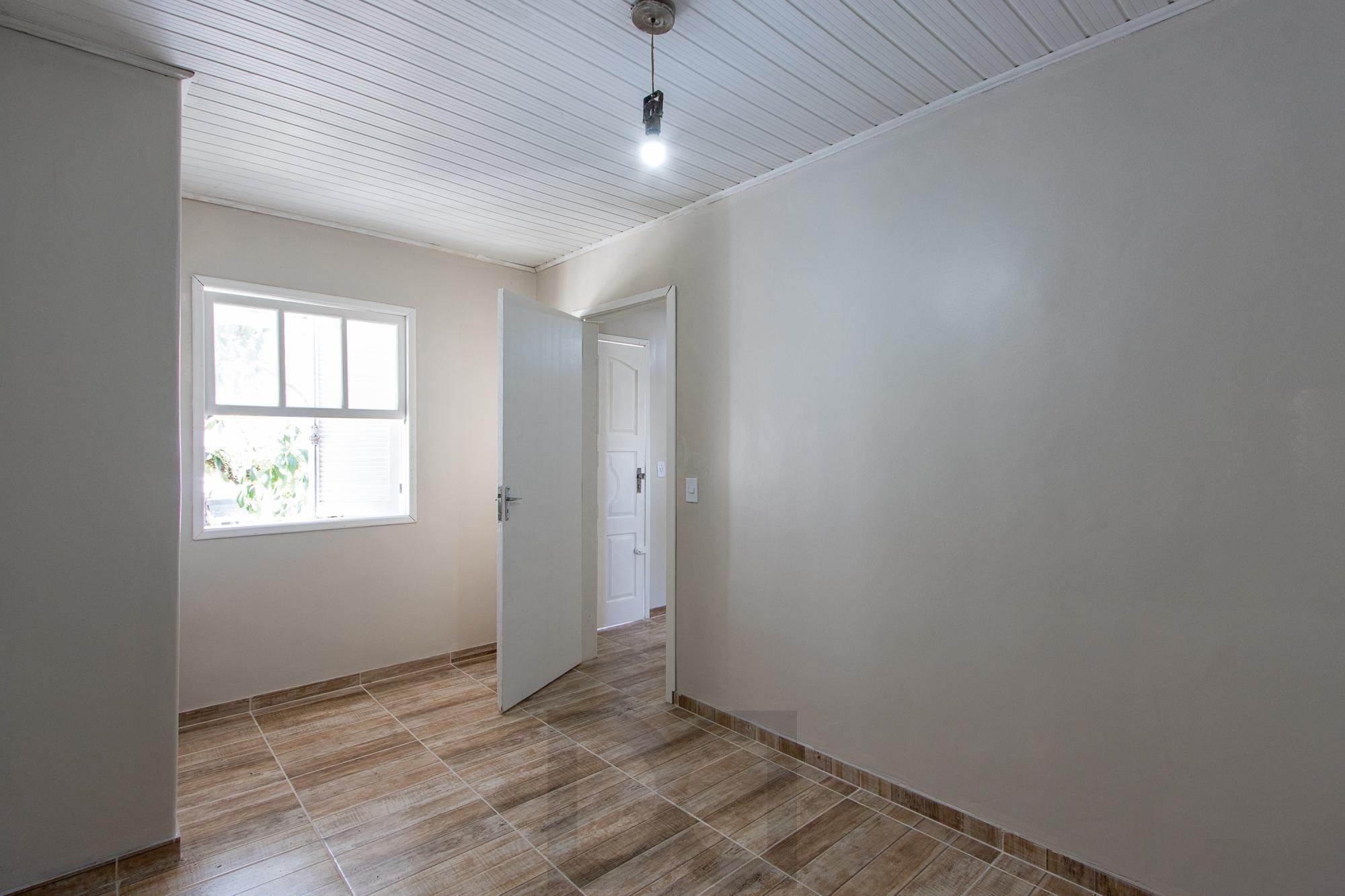 Casa de alvenaria, com 3 quartos, 1 suíte e 3 vagas de garagem. — foto 37