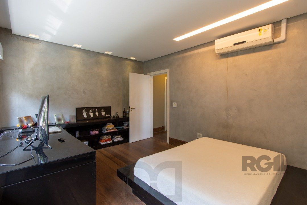 Casa deslumbrante vista do Guaiba, 3 dormitórios, sendo 1 suite master com closet e banheira de hidro com vista para o rio — foto 68