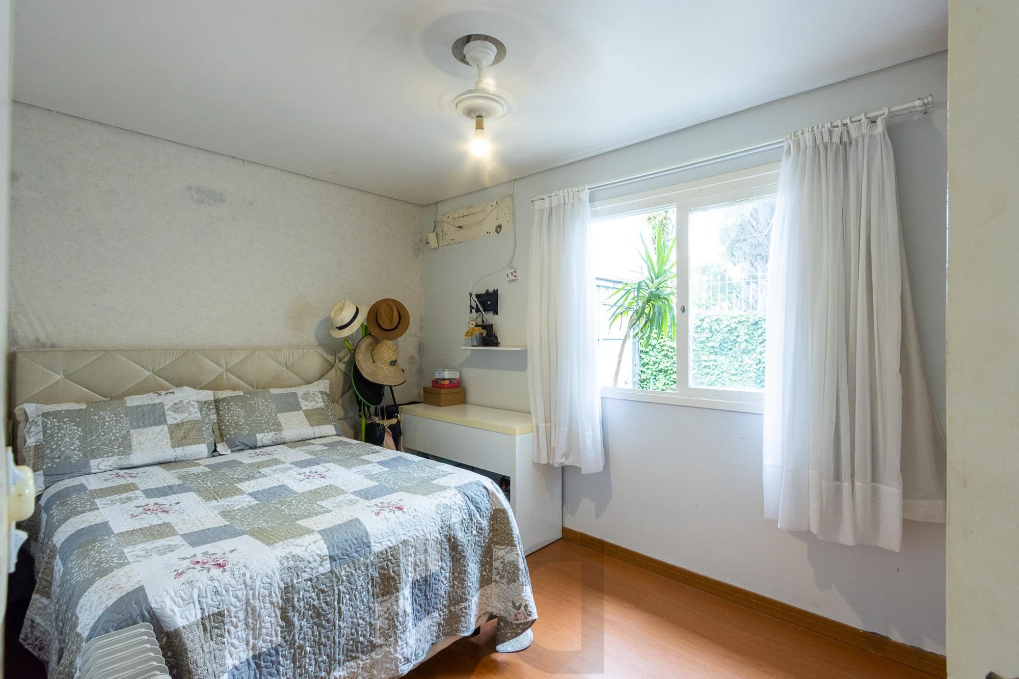 Casa térrea, 2 dormitórios, 1 suíte e 2 vagas no bairro Aberta dos Morros. — foto 33