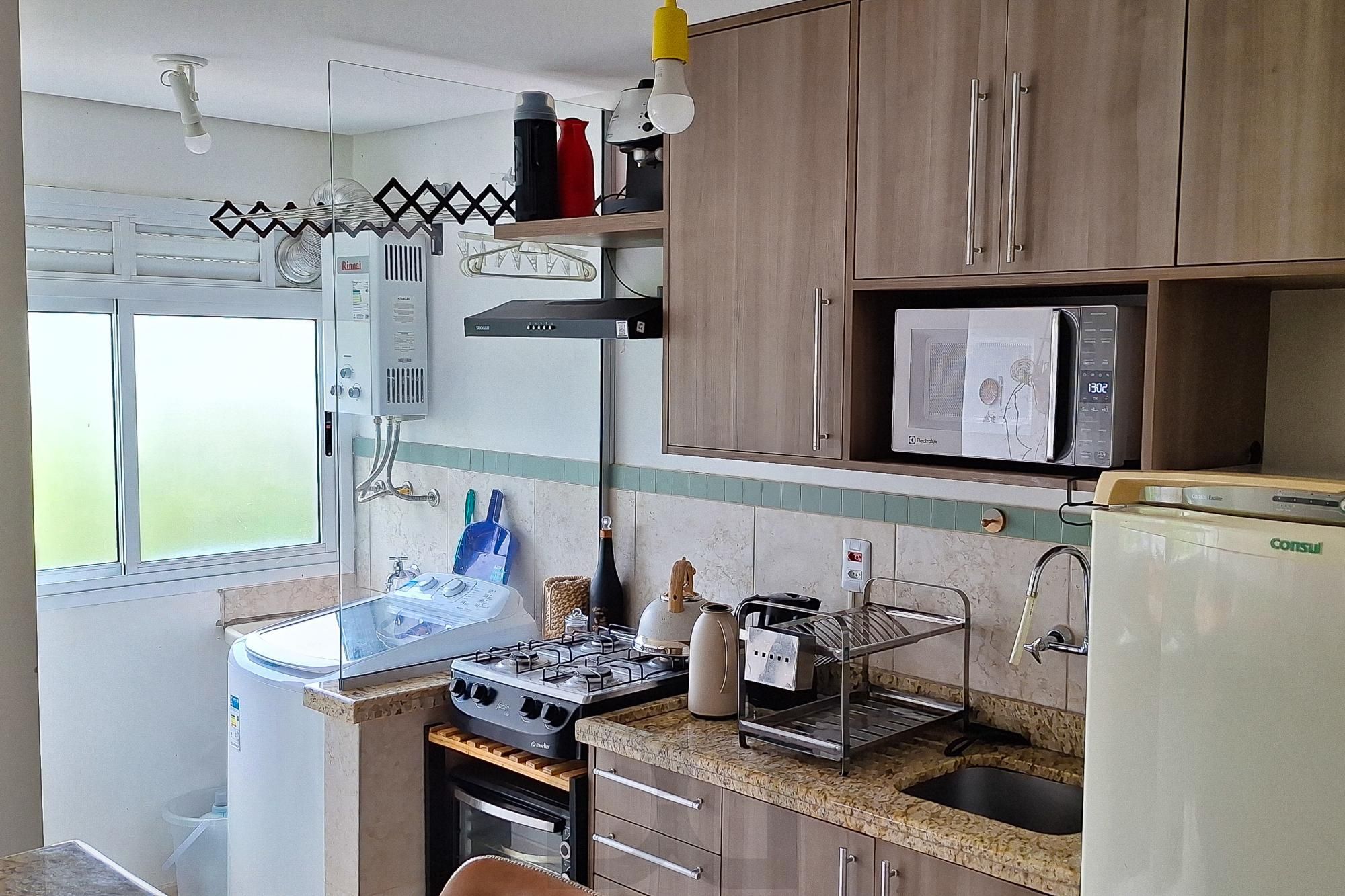 Belíssimo Apartamento com 3 dormitórios e 1 vaga de garagem no bairro Aberta dos Morros, zona sul de Porto Alegre. — foto 6