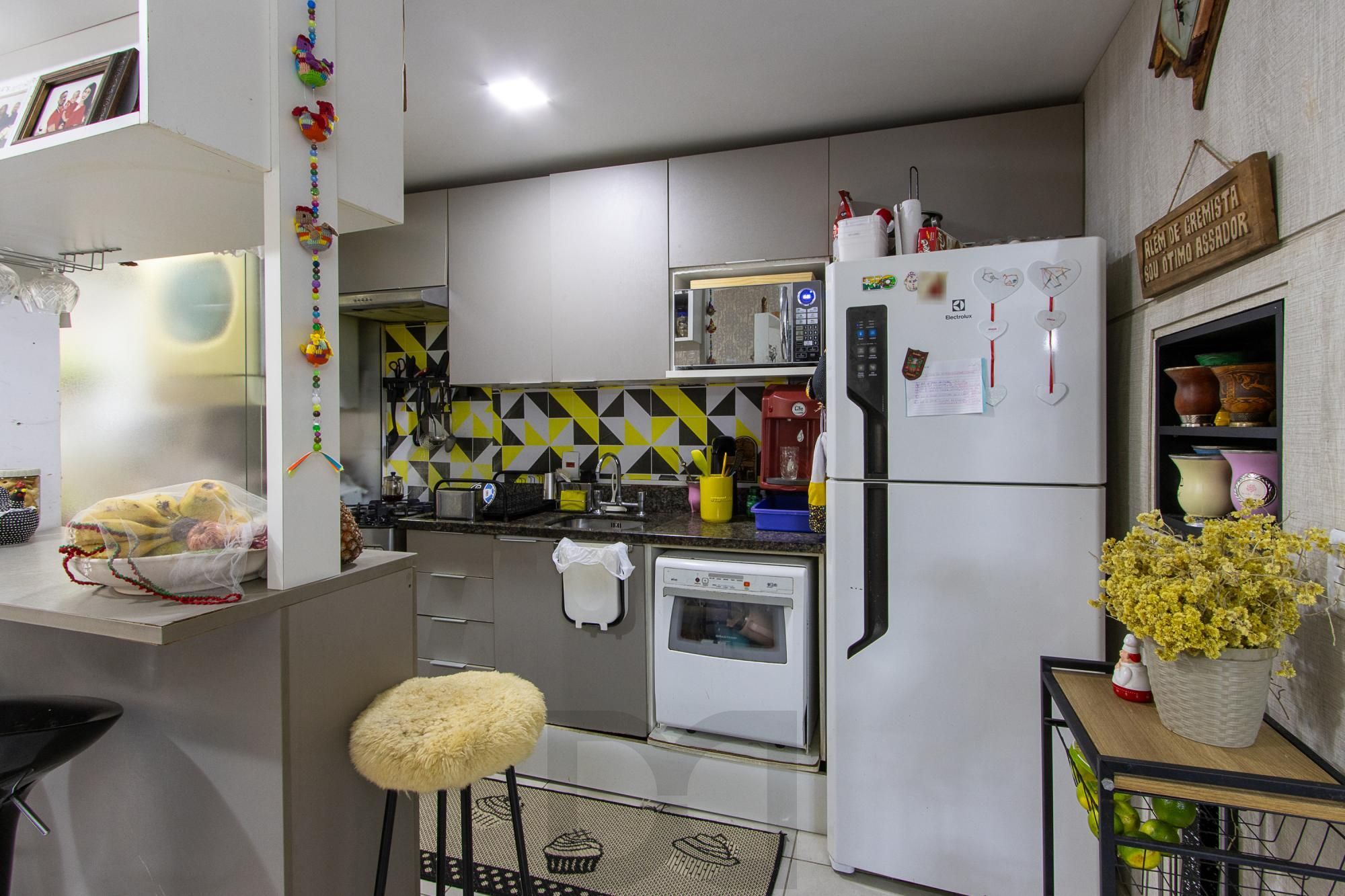 APARTAMENTO Á VENDA NO BAIRRO TERESÓPOLIS - 03 QUARTOS SENDO 01 SUITE - 01 VAGA — foto 6