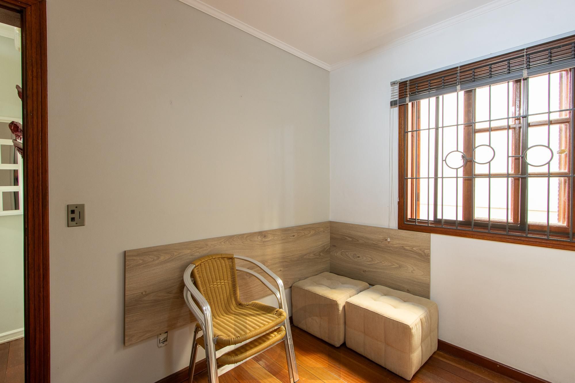 Excelente casa de 3 dormitórios, 1 suíte, pátio, piscina e vaga para 2 carros cobertas. — foto 34