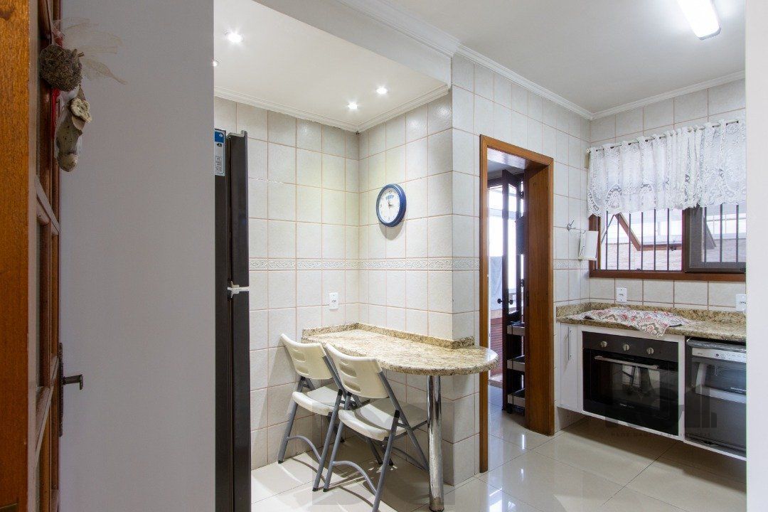 Apartamento Garden de 3 dormitórios, 1 suite e 1 vaga coberta no bairro Cristal. — foto 14