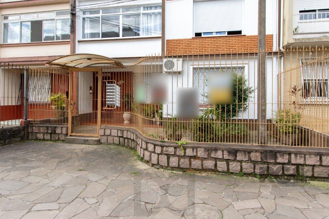 Apartamento térreo, com pátio, 2 quartos - Bairro Menino Deus — foto 3