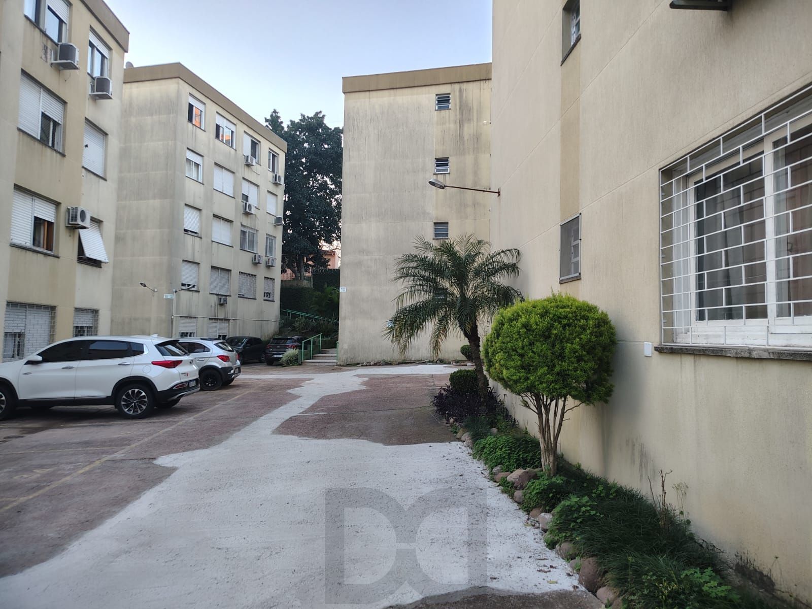 Apartamento de 2 quartos, living para 2 ambientes, banheiro social e 1 vaga escriturada. — foto 16