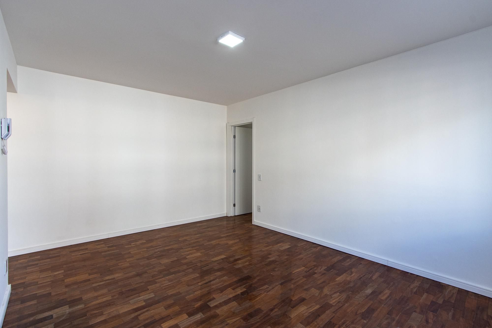 Apartamento no Menino Deus com 2 dormitórios e garagem — foto 4