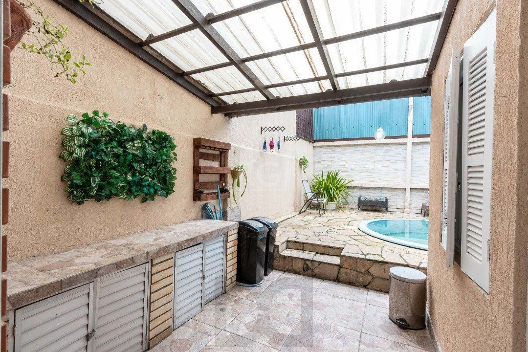 Casa para Venda com 3 dormitórios, sendo 1 suites e 4 vagas no bairro Ipanema — foto 18