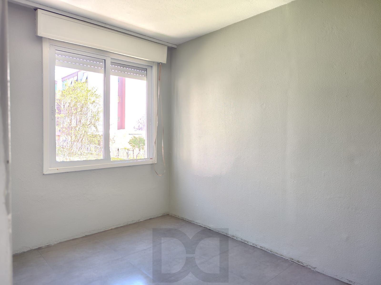 Apartamento de 2 dormitórios, living, cozinha, área de serviço e banheiro social. — foto 12
