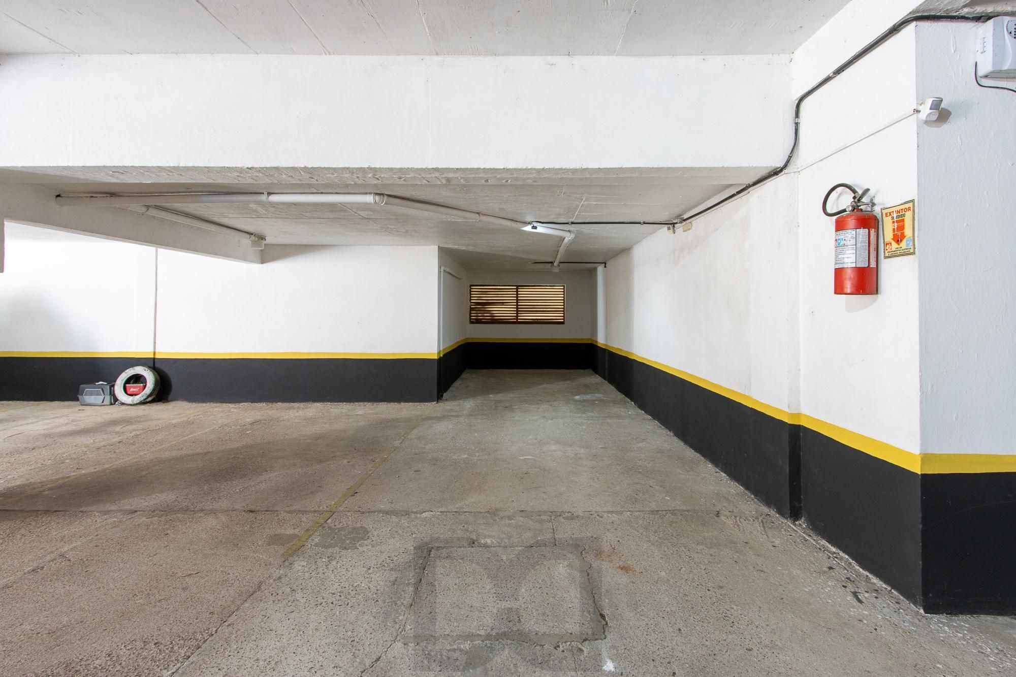 Apartamento de 2 dormitórios, 1 suíte e 2 vagas de garagem no bairro Tristeza. — foto 32