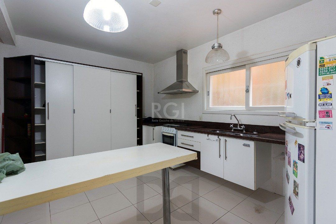 Casa para Venda - 430m², 4 dormitórios, sendo 1 suites, 5 vagas - Cristal — foto 17