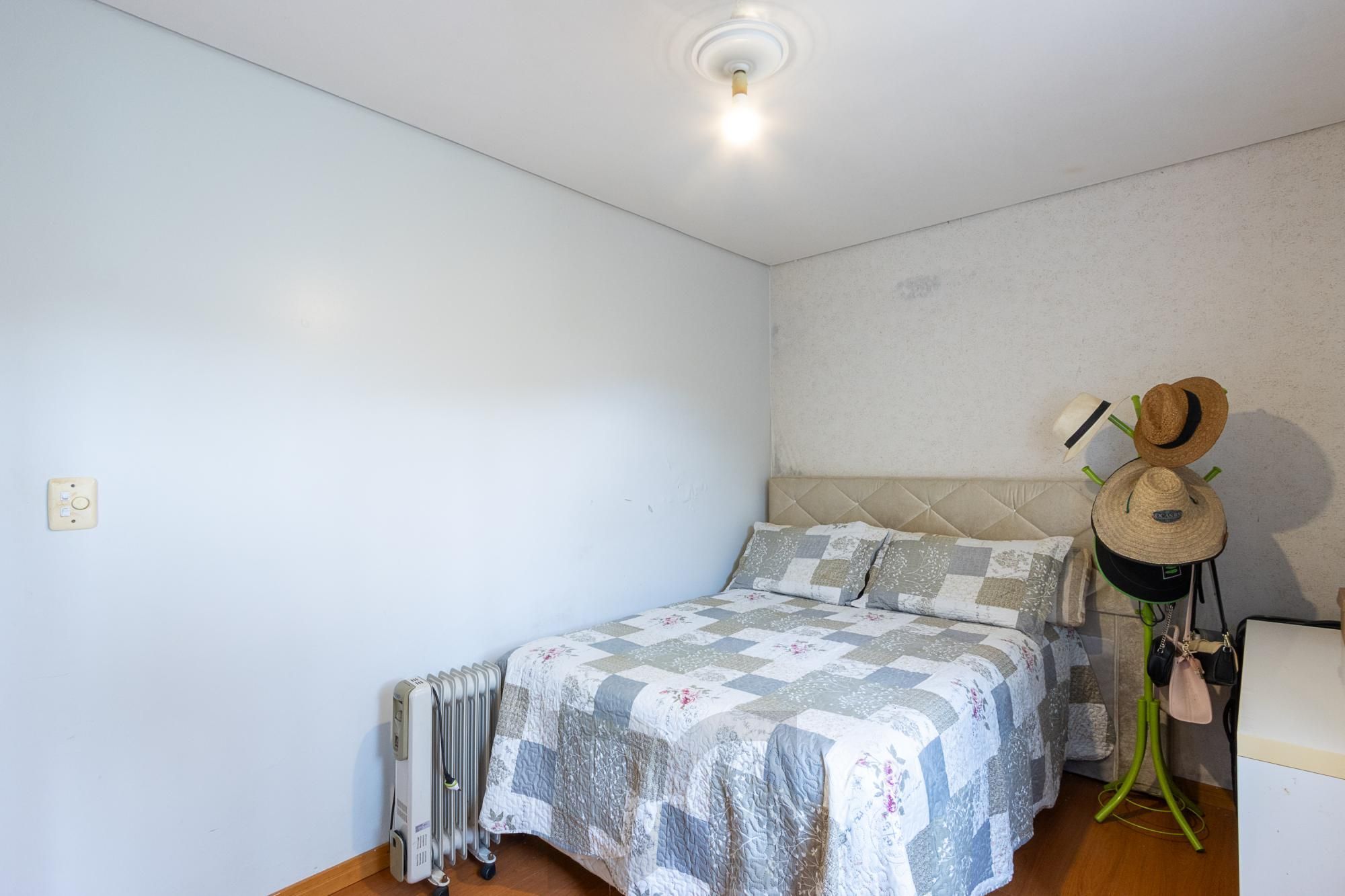 Casa térrea, 2 dormitórios, 1 suíte e 2 vagas no bairro Aberta dos Morros. — foto 34