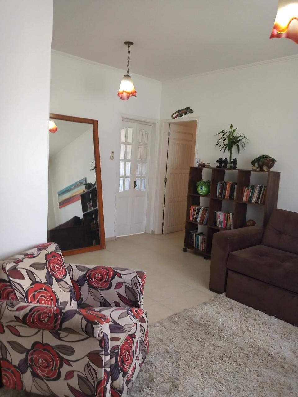 Apartamento com 3 dormitórios, 2 banheiros, à venda na Coronel Massot, 89, Camaquã, Porto Alegre