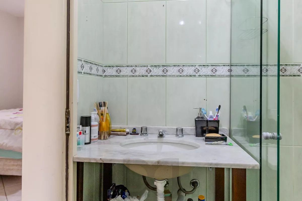 Casa de condomínio, 3 dormitórios, 1 suíte e 2 vagas cobertas no bairro Teresópolis. — foto 18