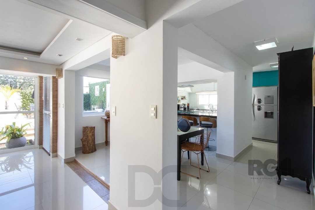 Casa a venda no bairro Guarujá com 4 dormitórios, piscina e salão de festas — foto 10