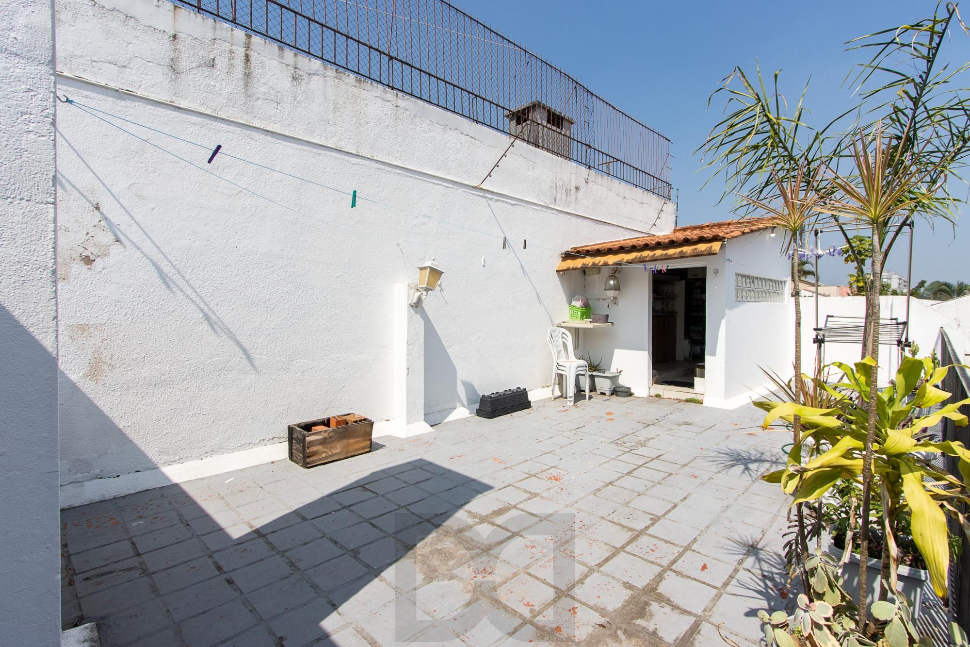 Linda casa totalmente reformada, 3 quartos (1 suite), 2 vagas cobertas - Bairro Nonoai — foto 46