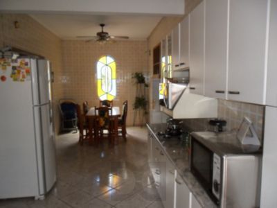 Casa para Venda - 270m², 5 dormitórios, sendo 1 suites, Guarujá — foto 4