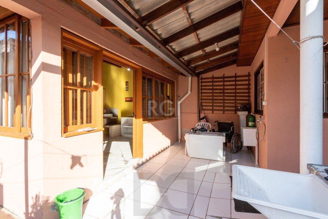 Casa para Venda - 240m², 6 dormitórios, sendo 3 suites, 2 vagas - Glória — foto 14