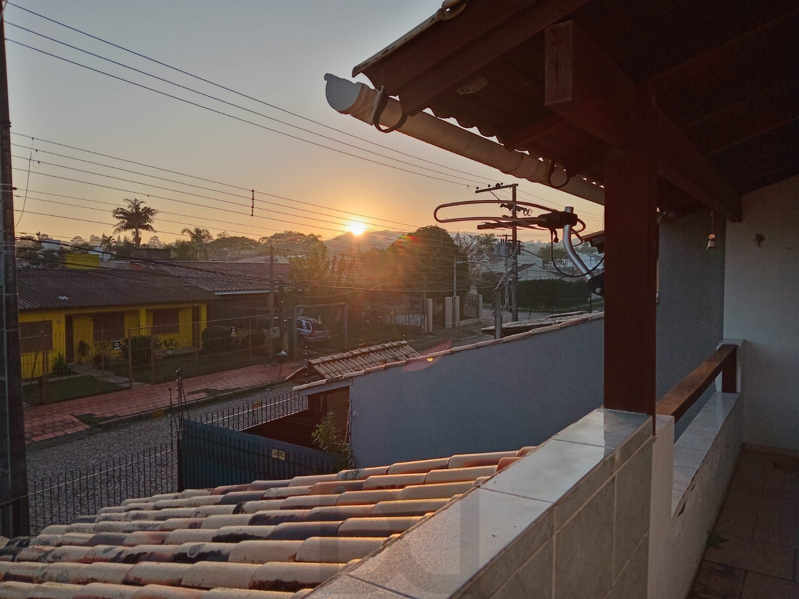 Excelente oportunidade de adquirir um sobrado no charmoso bairro Guarujá — foto 5