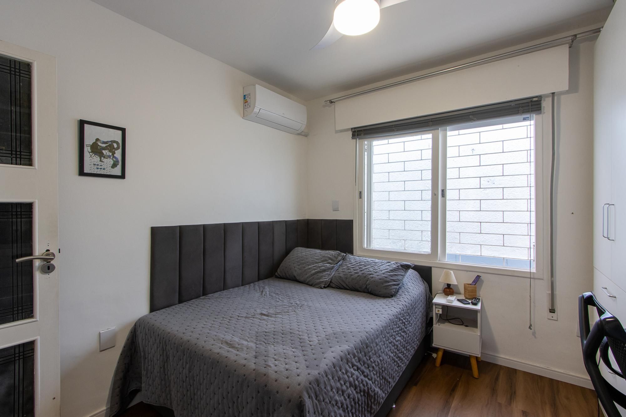 Linda casa totalmente reformada, 3 quartos (1 suite), 2 vagas cobertas - Bairro Nonoai — foto 28