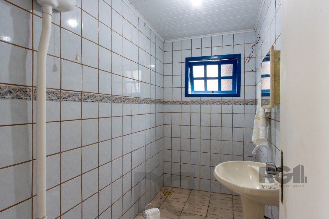 Casa térrea, 3 quartos, edícula, com 2 suites, pátio - Bairro Guarujá — foto 40