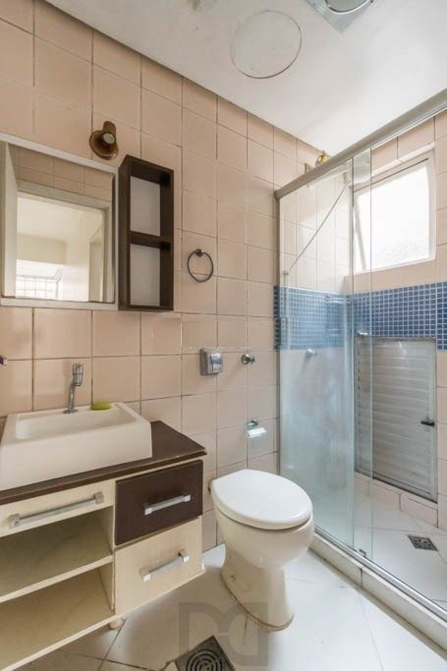Apartamento de 1 dormitório, com um pequeno pátio no bairro Centro Histórico. — foto 12