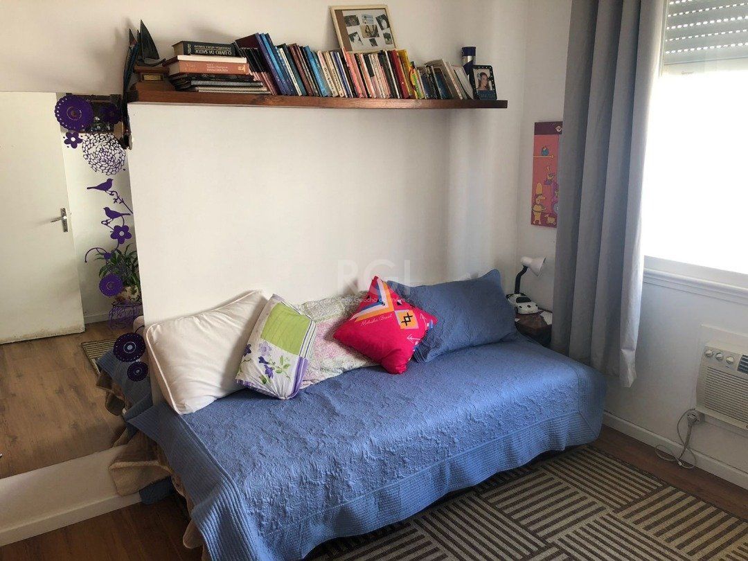 Casa para Venda com 3 dormitórios, sendo 1 suites e 3 vagas no bairro Guarujá — foto 16
