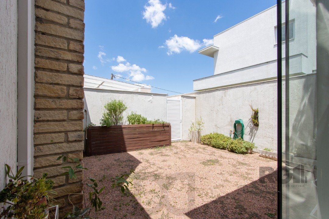 Excelente residência no Condomínio Terra Ville com aproximadamente 474,74m² privativos. — foto 35