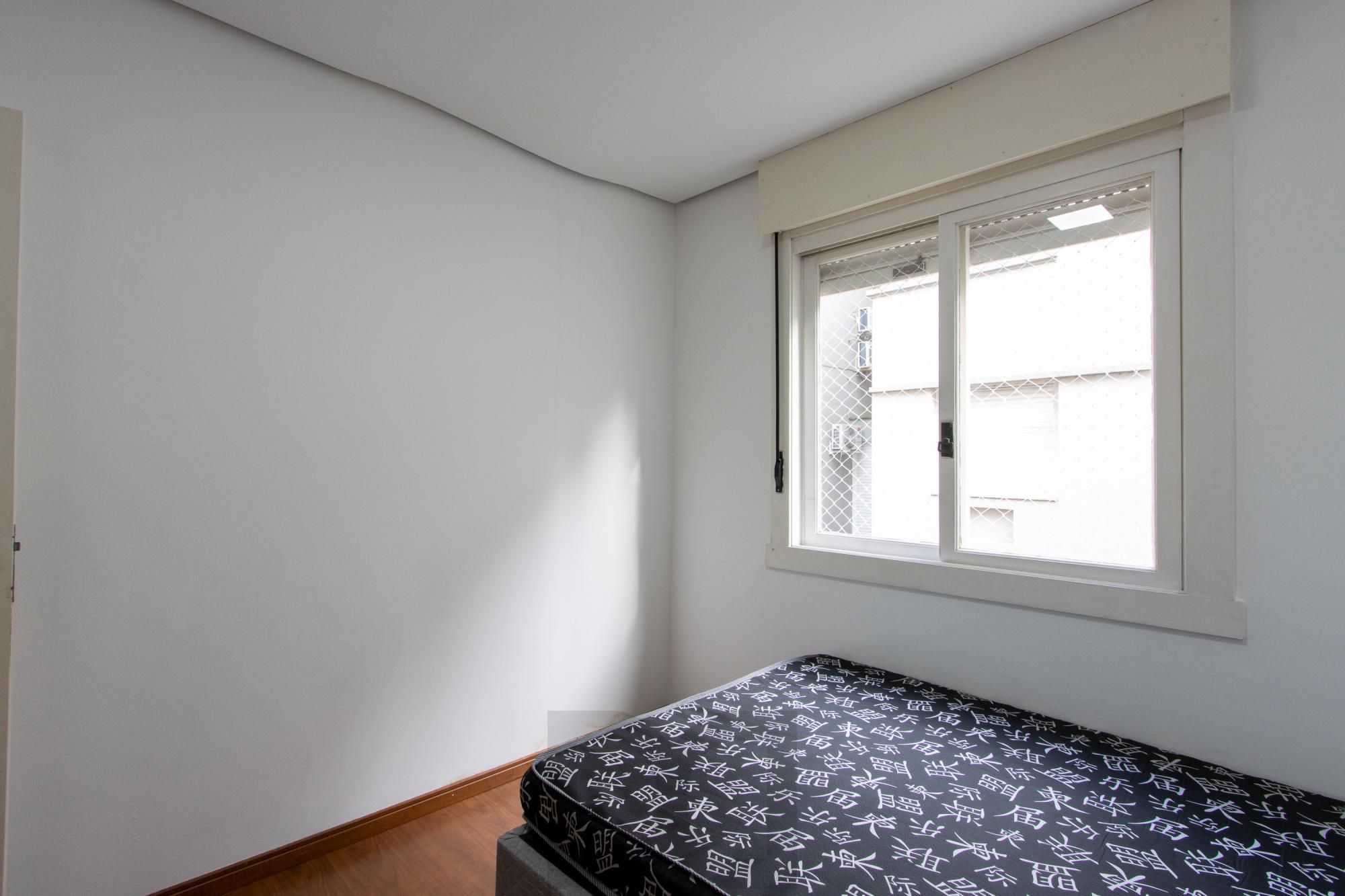 Apartamento de 3 dormitórios, 1 suíte e 1 vaga de garagem no bairro Pedra Redonda. — foto 17