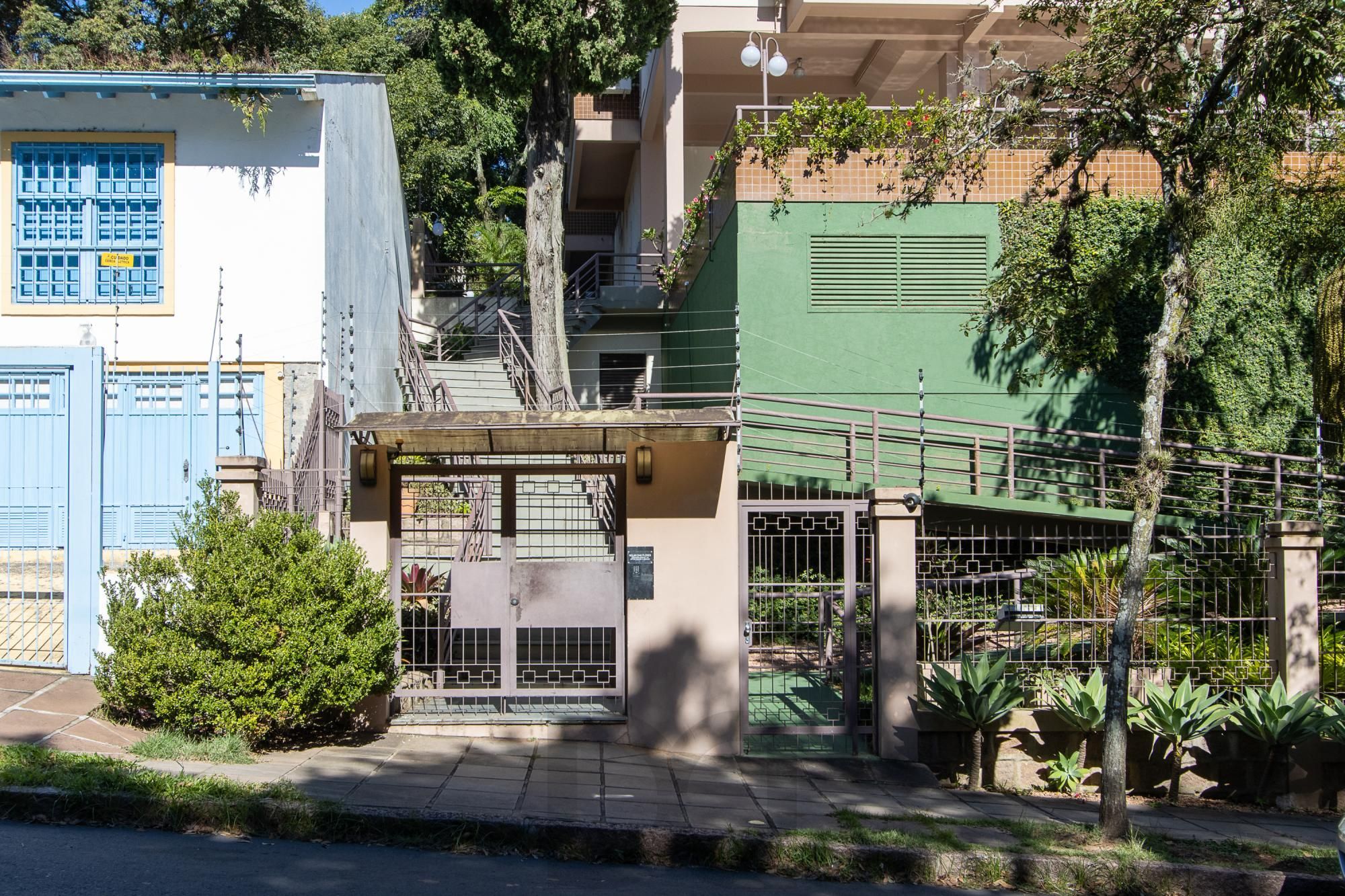 Apartamento de 2 dormitórios, 1 suíte e 2 vagas de garagem no bairro Tristeza. — foto 34