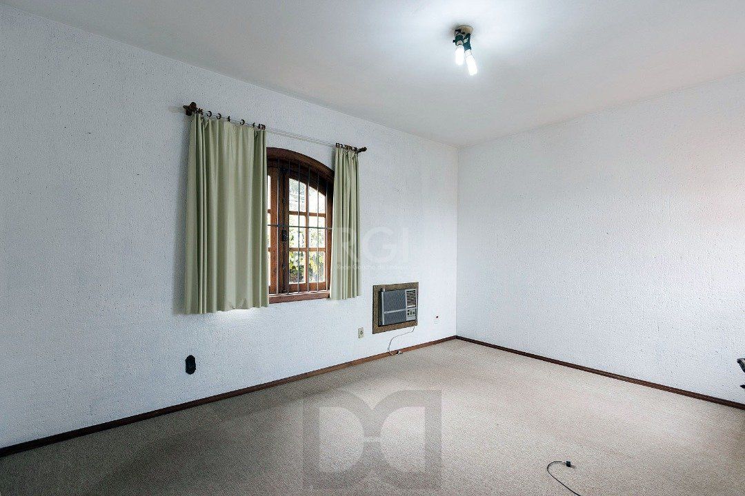 Casa para Venda - 430m², 4 dormitórios, sendo 1 suites, 5 vagas - Cristal — foto 43