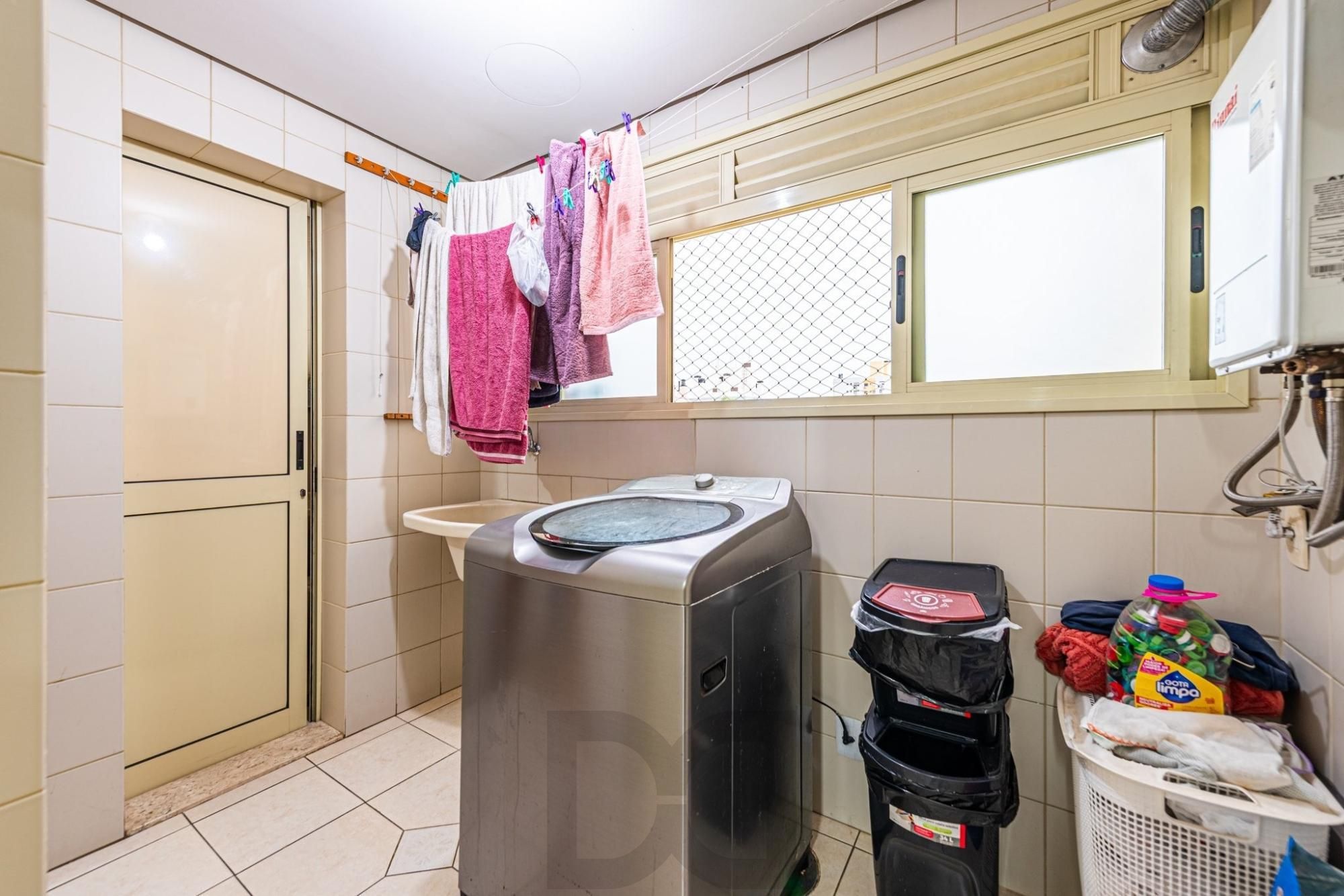 Apartamento com 3 quartos, no bairro Menino Deus — foto 24