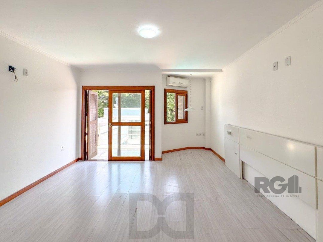 Com 4 suítes espaçosas, incluindo uma master com closet, — foto 49