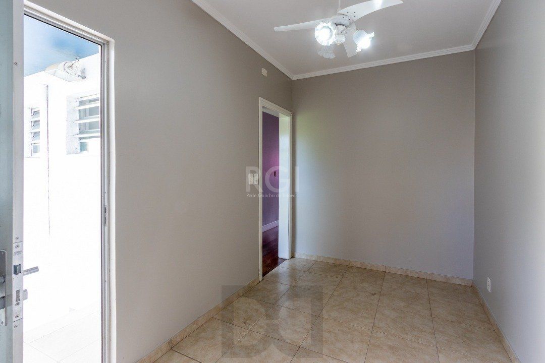 Casa para Venda - 202m², 3 dormitórios, sendo 1 suites, 2 vagas - Cristal — foto 16