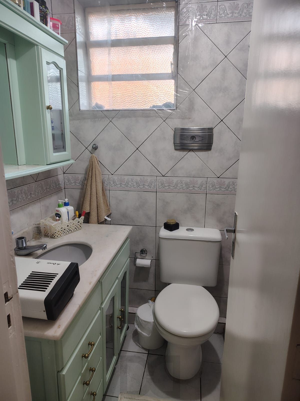 Apartamento de 2 quartos, living para 2 ambientes, banheiro social e 1 vaga escriturada. — foto 12