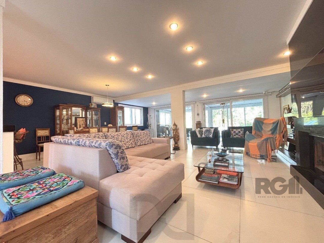 Casa em condomínio com pátio, piscina, 3 suítes e 2 vagas — foto 7