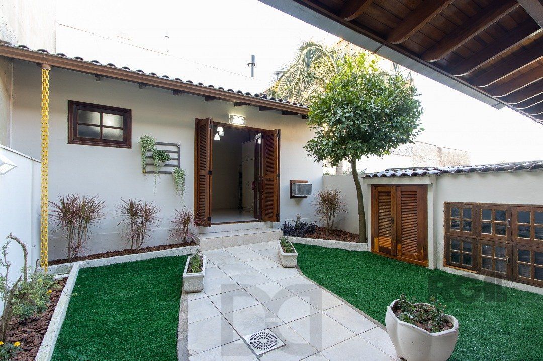 Casa para Venda - 300m², 5 dormitórios, sendo 1 suites, 4 vagas - Portal do Guarujá — foto 20